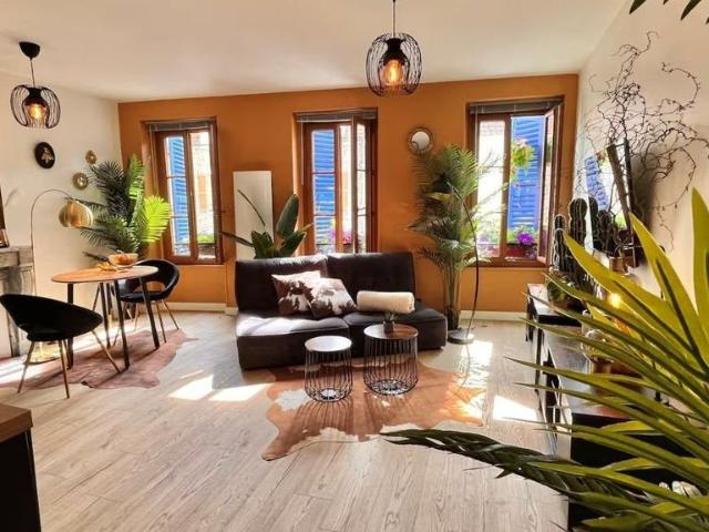 Prestigieux immeuble de rapport en vente à Heuland, France