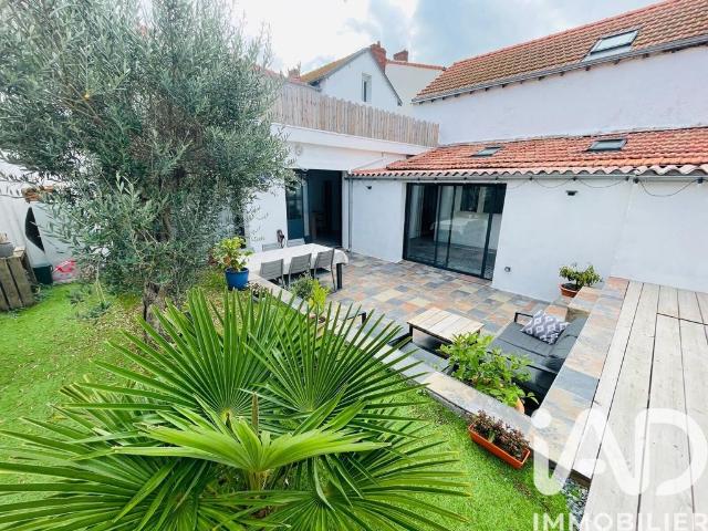 Prestigieux immeuble de rapport en vente à La Rochelle, France