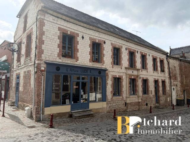 Prestigieux immeuble de rapport en vente à Marle, France