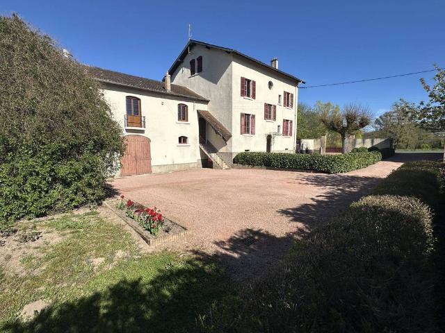 Prestigieux immeuble de rapport en vente à Régnié Durette, Auvergne Rhône Alpes