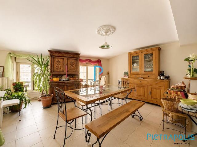 Prestigieux immeuble de rapport en vente à Tarare, Auvergne Rhône Alpes