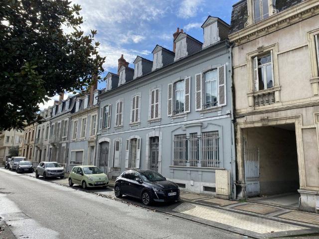 Prestigieux immeuble de rapport en vente à Tarbes, France