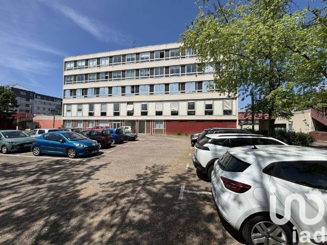 Prestigieux immeuble de rapport en vente à Val de Reuil, Normandie