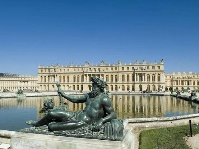 Prestigieux immeuble de rapport en vente à Versailles, France