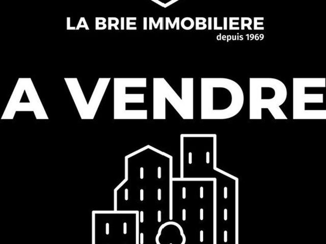 Prestigieux immeuble de rapport en vente à Villecresnes, France