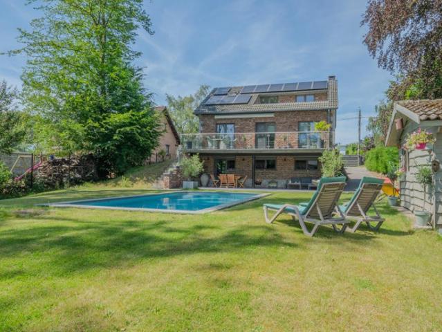 PRESTIGIEUZE, CHARMANTE VILLA IN HET HART VAN ROGNAC