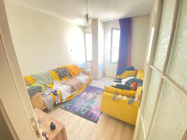 Prestij'den Mahmudiye'de Cadde Üstü Geniş Oturumlu 1+1 Daire