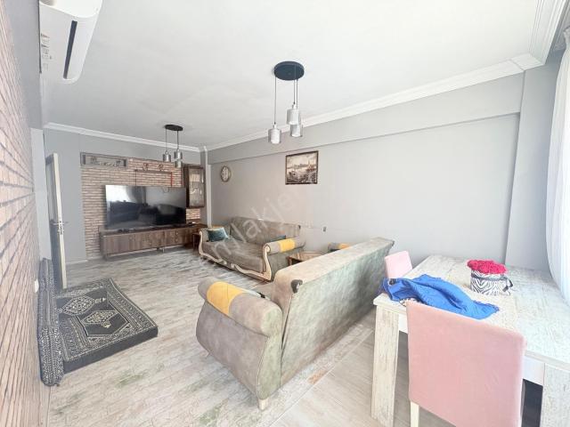Prestij'den Mesudiye'de Geniş Oturumlu Temiz 3+1 Daire