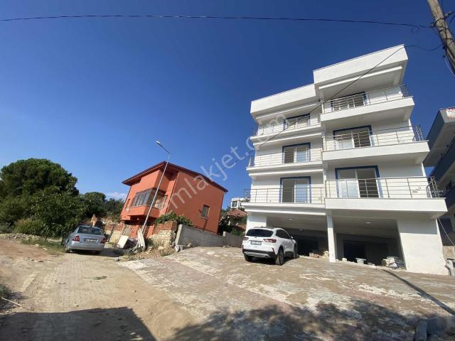 Prestijden Oturuma Hazır Ara Kat Merkezi Konumda 2+1 Daire