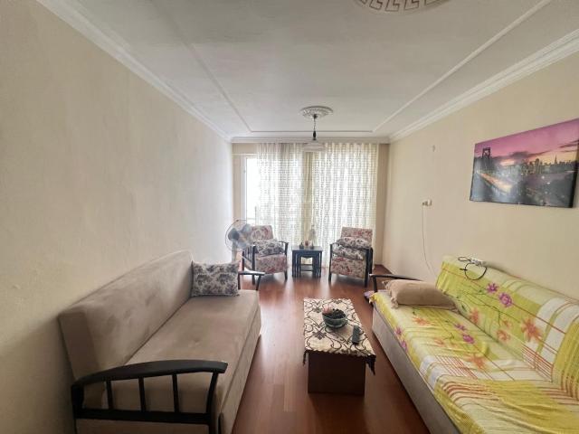 Prestij'den Cumhuriyet'te Battı Çıktı Civarı Tertemiz 3+1 Daire