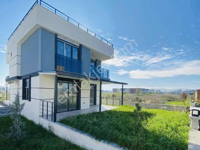 Prestijden Denize 500 Metre Deniz Manzaralı 2+1 Villa