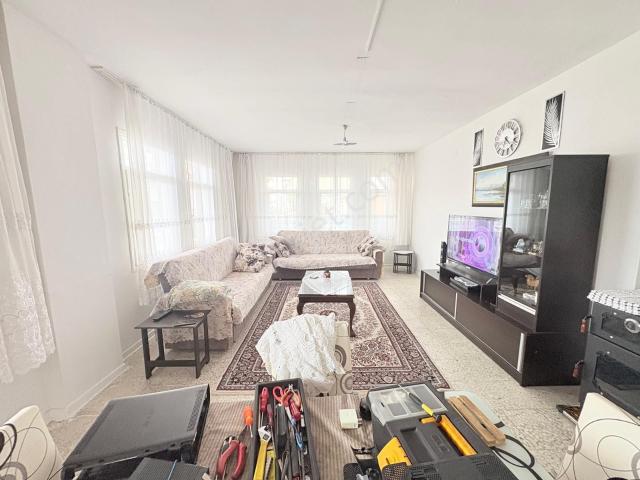Prestij'den Hamidiye'de Askerlik Şubesi Civarı Temiz 3+1 Daire