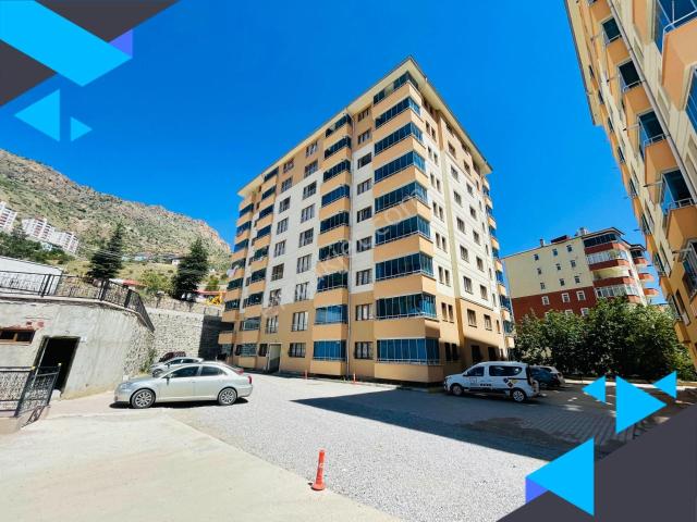 Prestijli Konumda Anayol Üzeri İpek Yolu Sitesinde 3+1 Satılık Daire