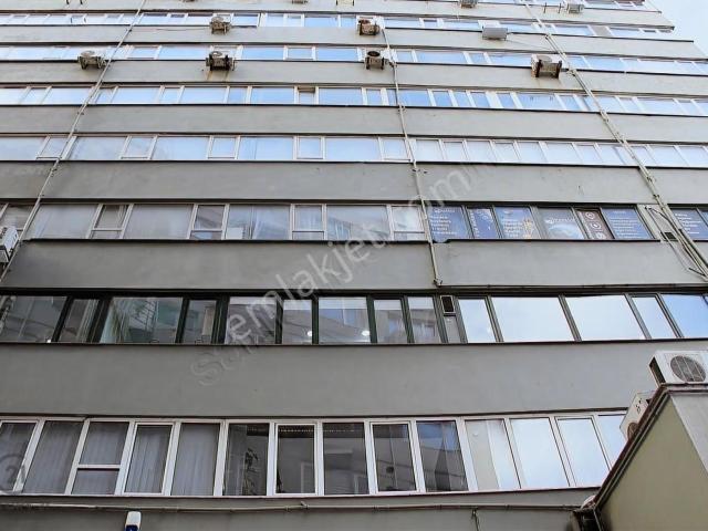 Prestijli İş Merkezi'nde Satılık & Kiralık Otoparklı Fırsat Ofis