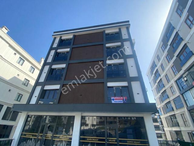Prestijli Lokasyon | Cadde Üzeri Önü Açık Kiralık 1+1ofis&daire