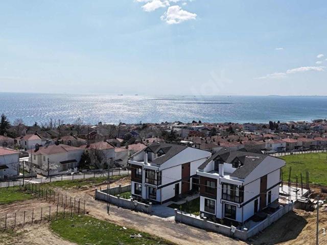 Prestijli Lokasyonda Satılık Fırsat Villa!