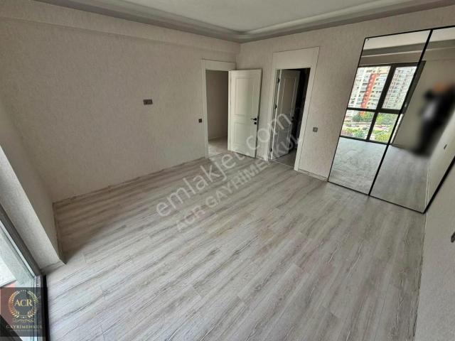 Prestijli Yaşamın Yeni Adresi: Geniş Ve Lüks 4.5+1 Site Dairesi