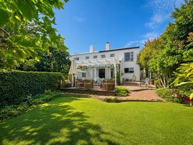 prestine luxury 3 bed townhouse in a.