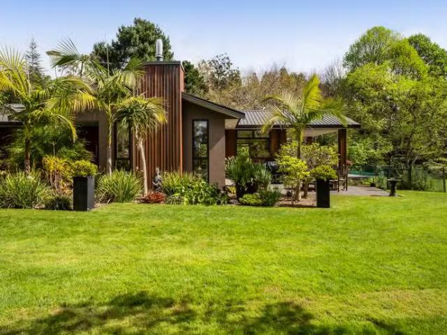 PRIVACY, SPACE AND A LIFESTYLE TO TREASURE – First National Re.