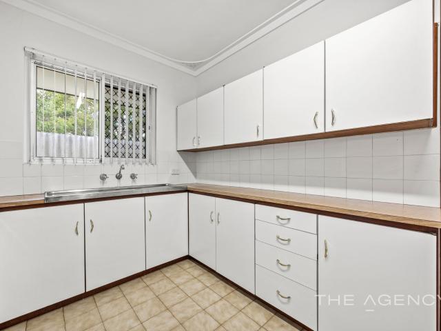 Privacy & tranquility low maintenance gem!