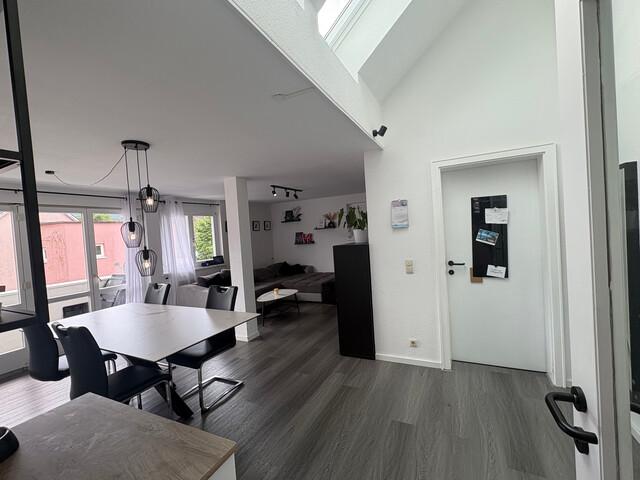 Privatverkauf: Lichtdurchflutete 3,5 Zimmer Dachgeschosswohnung im Herzen von Dornbirn