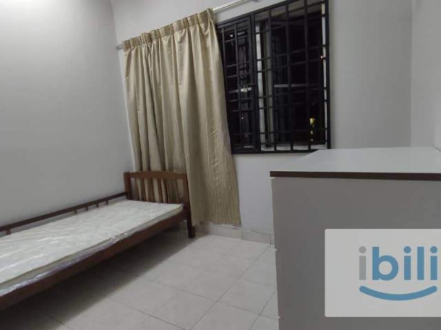 Private Male Room+WiFi @Tainia Apartment, Kota Damansara, near IOI Damansara