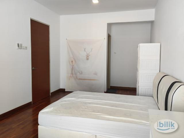 Private Master Room in Super Link Three Storey