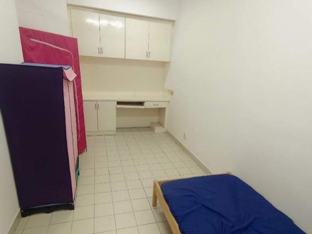 Private Middle Room Rent in BU10, Bandar Utama 3mins to Centrepoint Bandar Utama