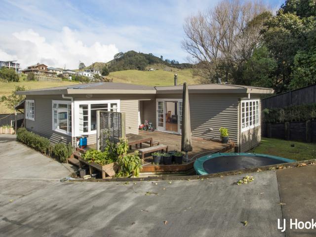 Private North End Retreat Just Moments from Waihi Beach
