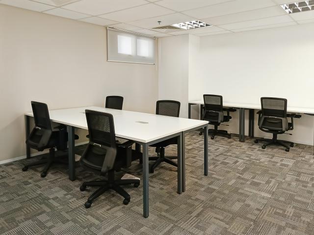 Private office space tailored to your business’ unique needs in Regus Troika