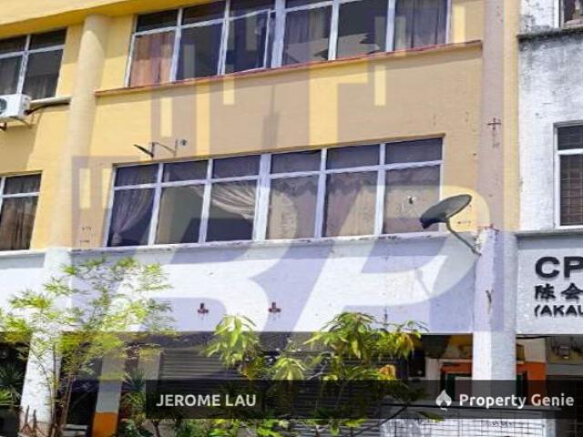 PRIVATE AUCTION Three Storey Shoplot Taman Melaka Raya
