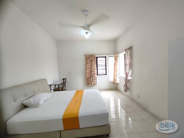 Private bath room master bed room at pelangi utama Condominium