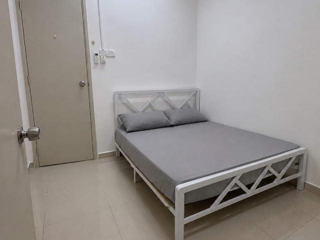 Private Bathroom Queen Room @ Bandar Botanic Klang 3–5 mins to AEON Bukit Tinggi ️ Limited Unit‼️