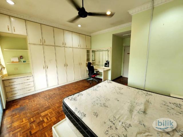 [Private Bathroom | Zero Deposit ] ️ Gated Landed House Master Room at Wawasan Puchong ‼️