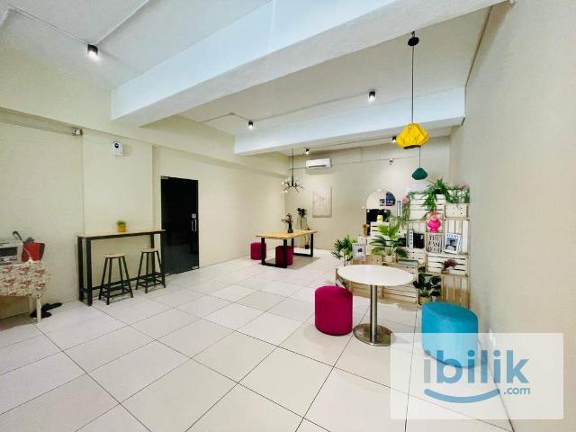 Private Bathroom, 5 Min to Hospital Kajang, 5 Min walk to mrt stadium Kajang