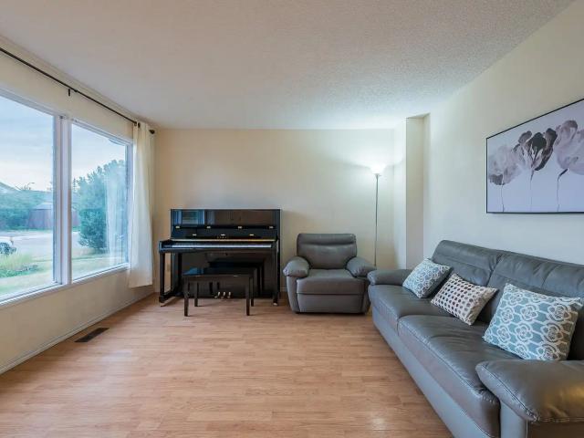 Private Bedroom for Rent – Shawnessy