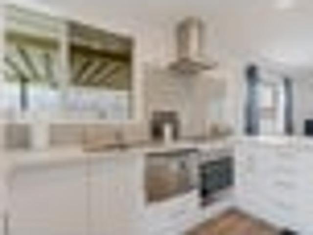 Private Brick & Tile Comfort in Dinsdale