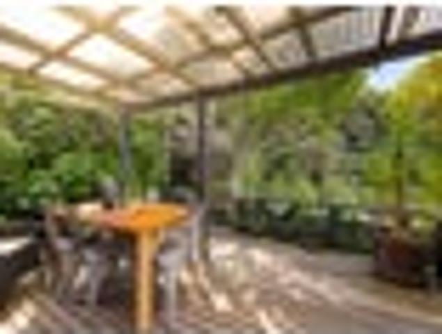 Private Coastal Retreat Central Clarks Beach