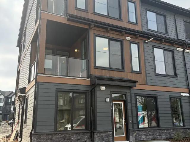 Private Ensuite for Rent in New 2 Bedroom Rockland Park Townhouse