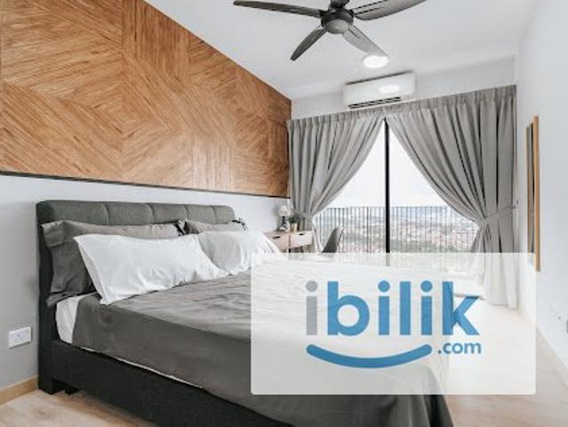 PRIVATE FULLY FURNISHED MEDIUM ROOM WITH BALCONY EMPORIS, INCLUSIVE UTILITIES