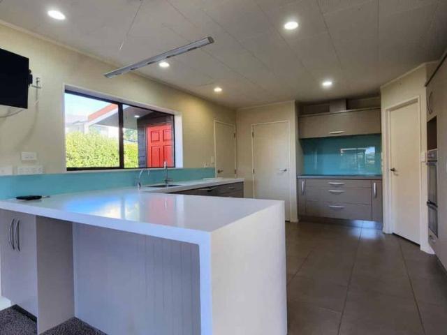 Private Family Retreat in the Heart of Oakura