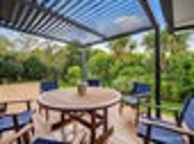 Private Huntington Living with Outlook and Space