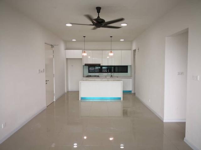Private Lift Paragon 3 Puchong South Equine Park Seri Kembangan