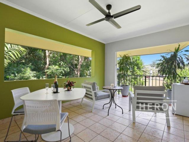 Private Parkside Townhouse