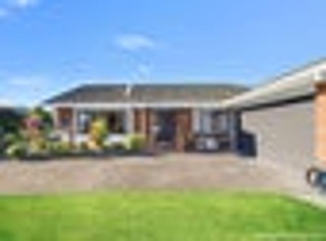 Private, Peaceful and Perfectly Positioned!