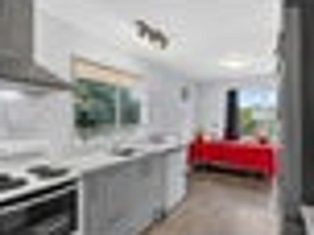 Easy Living in a Prime Pukete Location