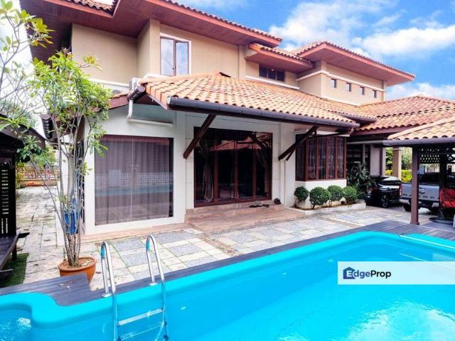 Private pool. South facing. Ara Damansara
