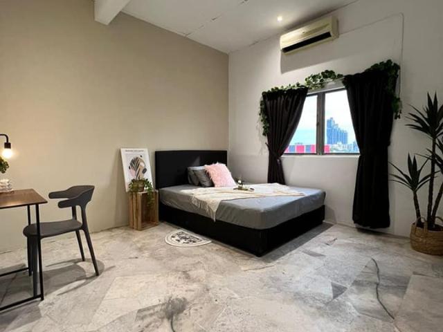 ️Private Queen Bed in Casavilla SS3 with Own Bathroom in Petaling Jaya