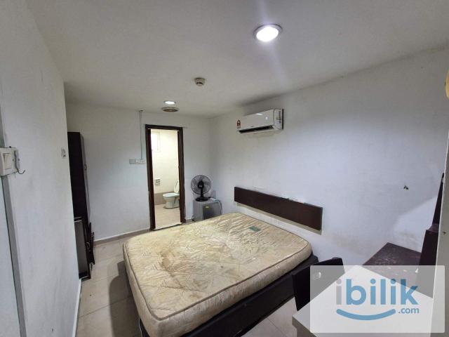 Private Queen Room | Walk to The Strand Mall & Surian MRT