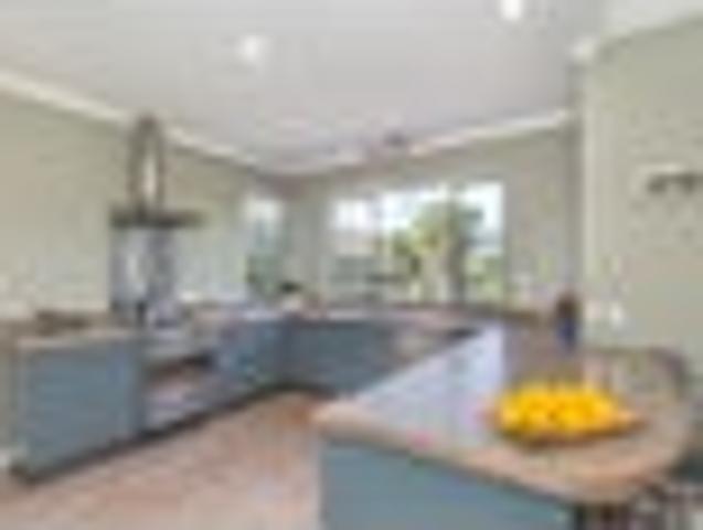 Private retreat with Tararua views